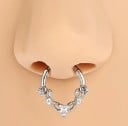 Srdcový kulatý stříbrný piercing 10 x 1,2 mm z nerezové oceli se stříbrnými detaily vhodný pro každodenní nošení 2