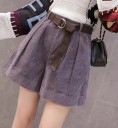 Stijlvolle damesshort met riem 7