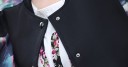 Stilfuld damejakke med knapper J1065 4