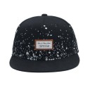 Stilfuld snapback med polkaprikker J1625 1