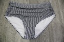 Stílusos női bikini fodrokkal J3444 15