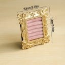 Stojánek na prstýnky s rámečkem 8,5×10 cm pryskyřice a samet držák se 6 polštářky ve zlaté barvě rámu s opěrkou na vystavení 5