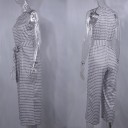 Stribet damejumpsuit med bindebånd i taljen 1