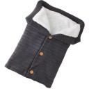 Strikket fodpose med knapper E435 12