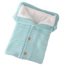 Strikket fodpose med knapper E435 13
