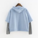 Sudadera con capucha para mujer y texto enmarcado. Apariencia de capas con mangas largas a rayas. Bolsillo canguro. Corte holgado. Poliéster 4