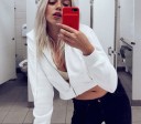 Sudadera corta para mujer con capucha y cremallera de longitud completa Corte crop blanco Cordones ajustables Dos bolsillos frontales Puños 2