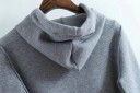 Sudadera para mujer con capucha y amplias cintas decoradas con piedras Sudadera de punto de poliéster con mangas largas y dobladillos 7