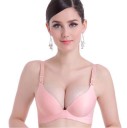 Sujetador femenino con copas moldeadas suaves Tirantes ajustables Cierre con ganchos en la parte posterior Ribete ondulado De nylon y spandex 4