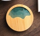 Suport din bambus pentru pahar și cană Umplutură decorativă verde-albăstruie cu motiv în straturi Grosime 0,6 cm Protecția suprafeței mesei 3