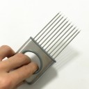 Support en acier inoxydable pour couper des oignons 2