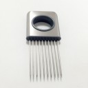 Support en acier inoxydable pour couper des oignons 3