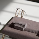 Support en plastique pour boucles d'oreilles support de bijoux de table en arc 10 × 7 cm organisateur d'exposition de boucles d'oreilles avec base stable 3