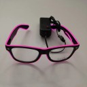 Svítící párty brýle Blikající LED s EL drátem 15,3 x 5 x 14,3 cm PC rám Tři světelné režimy Napájení 2 AA baterie Na párty festivaly i cosplay 12
