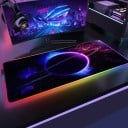 Svítící podložka pod klávesnici a myš 400x900x4 mm s LED osvětlením fialovo-modrá s motivem planety s prstencem pro herní stůl 2