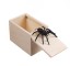 Sztuczny pająk w pudełku 1