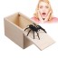 Sztuczny pająk w pudełku 3