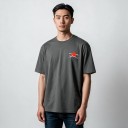T-shirt de manga curta com estampado de carro desportivo em estilo japonês com sol vermelho e montanhas nas costas e no peito 8