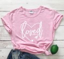T-shirt feminina com estampado loved 17