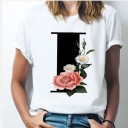 T-shirt feminina com letra 26