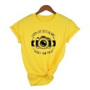 T-shirt femme avec motif d'appareil photo 10