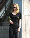 T-shirt Femme avec un extraterrestre sur la poche J1794 1