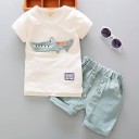 T-shirt garçon avec crocodile et shorts L1562 4