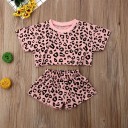 T-shirt og shorts med leopardprint til piger 4