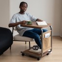 Table d'appoint 63 x 40 cm en forme de C avec sac de rangement latéral Table roulante pour ordinateur portable à côté du lit avec plateau inférieur et coins arrondis 4
