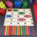 Tableau mathématique éducatif avec des chiffres 4