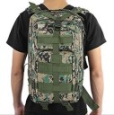 Taktický batoh 25 l s popruhy MOLLE Čtyři oddíly na zip Polstrovaná větraná záda Hrudní a bederní popruh Oxford 43 x 26 x 23 cm 25