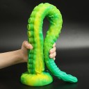 Tapón anal verde extra largo en forma de tentáculo de pulpo con superficie detallada y ventosa, longitud 58 cm, embalaje discreto. 3