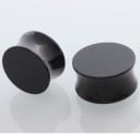 Tapón de acrílico para la oreja con cruz blanca Forma de silla negra para lóbulos de oreja expandido Diseño completo con superficie lisa 3