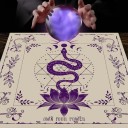 Tarot mintás terítő 75 x 75 cm Lila terítő kígyó mintával Dekoráció a jósláshoz Oltárterítő Ezoterikus és misztikus díszítés 2