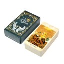 Tarotkaarten geïllustreerde set met natuurlijke en dierlijke motieven donkere en gouden tinten gedetailleerde tekeningen voor tarotlezing en werken met symboliek 1