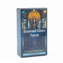 Tarotkort med 78 illustrationer i farvet glas-stil med dimensioner på 10,3 x 6 cm, der er velegnede til at fortolke fremtiden og personlig udvikling. 8