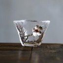 Tasse en verre avec fleur 8