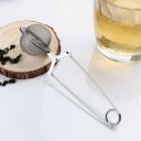 Teafőző sypaný teához rozsdamentes acél fogantyúval A hálós golyó megnyomásra nyílik Megjegyzés: 15 x 4,5 cm Csészéhez és pohárhoz is használható 3