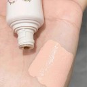 Tekutý korektor 6 g v lahvičce 11x11x2,5 cm s plným krytím a hygienickým aplikátorem pro kruhy pod očima, nedokonalosti a pigmentové skvrny 7