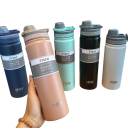 Termokande i rustfrit stål 750 ml Dobbeltvægget vakuumisolering Holdbar termoflaske til varme og kolde drikke Rejsetermokande med lækagesikkert låg Ergonomisk design 1
