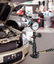 Tester vstrekovačov naftového paliva 600 BAR 0,8 l s tlakoměrom ručný páčkový čierny pre kontrolu vstrekovania 2