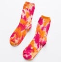Tie-dye skateboard socks for men and women Made from cotton with ribbing Above ankle length One size fits all For old school style 4