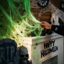 Toile d'Halloween Luminescente 60 g Chargée à la Lumière du Soleil Blanche avec Éclat Vert Décoration pour Halloween Intérieur et Extérieur 2
