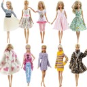 Tøj og kjoler til Barbie 2
