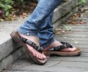 Tongs en bois pour hommes 12