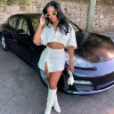 Top corto da donna in stile camicia e gonna 1