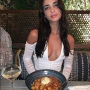 Top court pour femme avec un grand décolleté 4