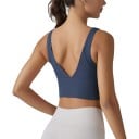 Top de sport féminin avec décolleté en V au dos et encolure ronde à l'avant avec larges bretelles et taille allongée pour le yoga 15