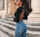 Top féminin avec le dos découvert 1