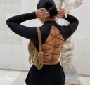 Top féminin avec le dos découvert 2